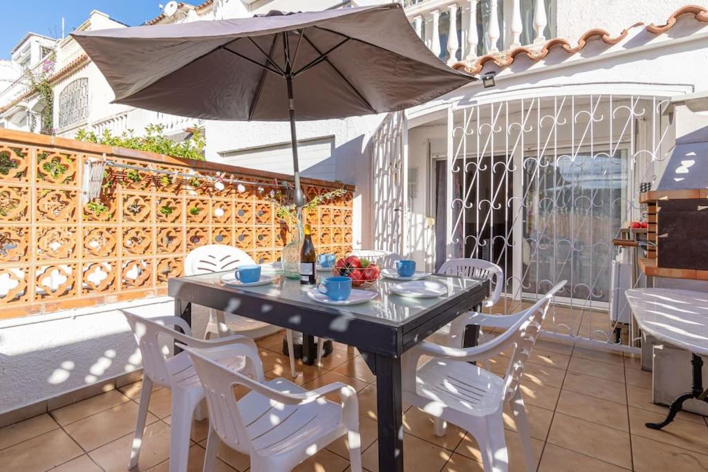 A16-Casa Con Barbacoa En La Playa Villa Empuriabrava Exterior foto